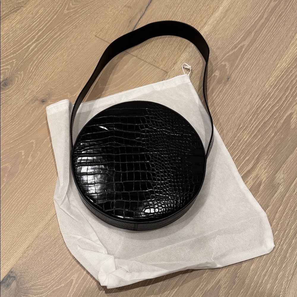 NWOT ORSEUND IRIS LE CIRCLE BAG BLACK EMBOSSED CROC FAUX LEATHER SHOULDER BAG - Picture 3 of 4